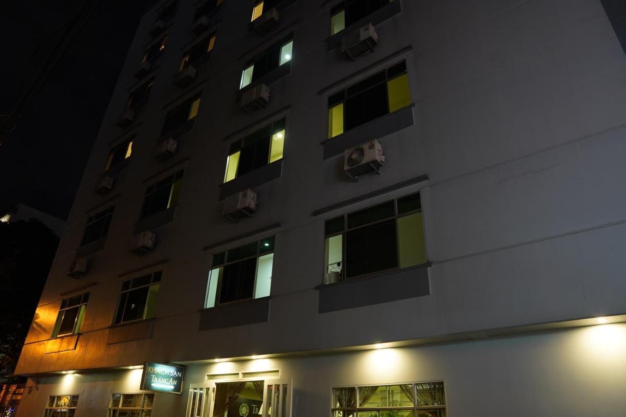 Trang An Hotel - 5 Minutes Landmark 81 Ho Chi Minh City Exterior photo