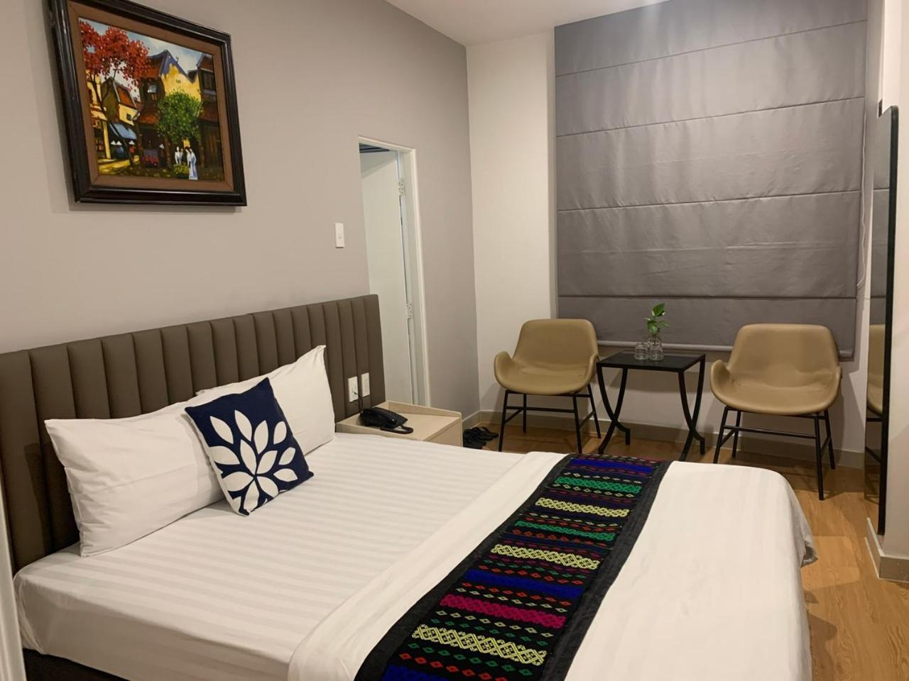 Trang An Hotel - 5 Minutes Landmark 81 Ho Chi Minh City Exterior photo