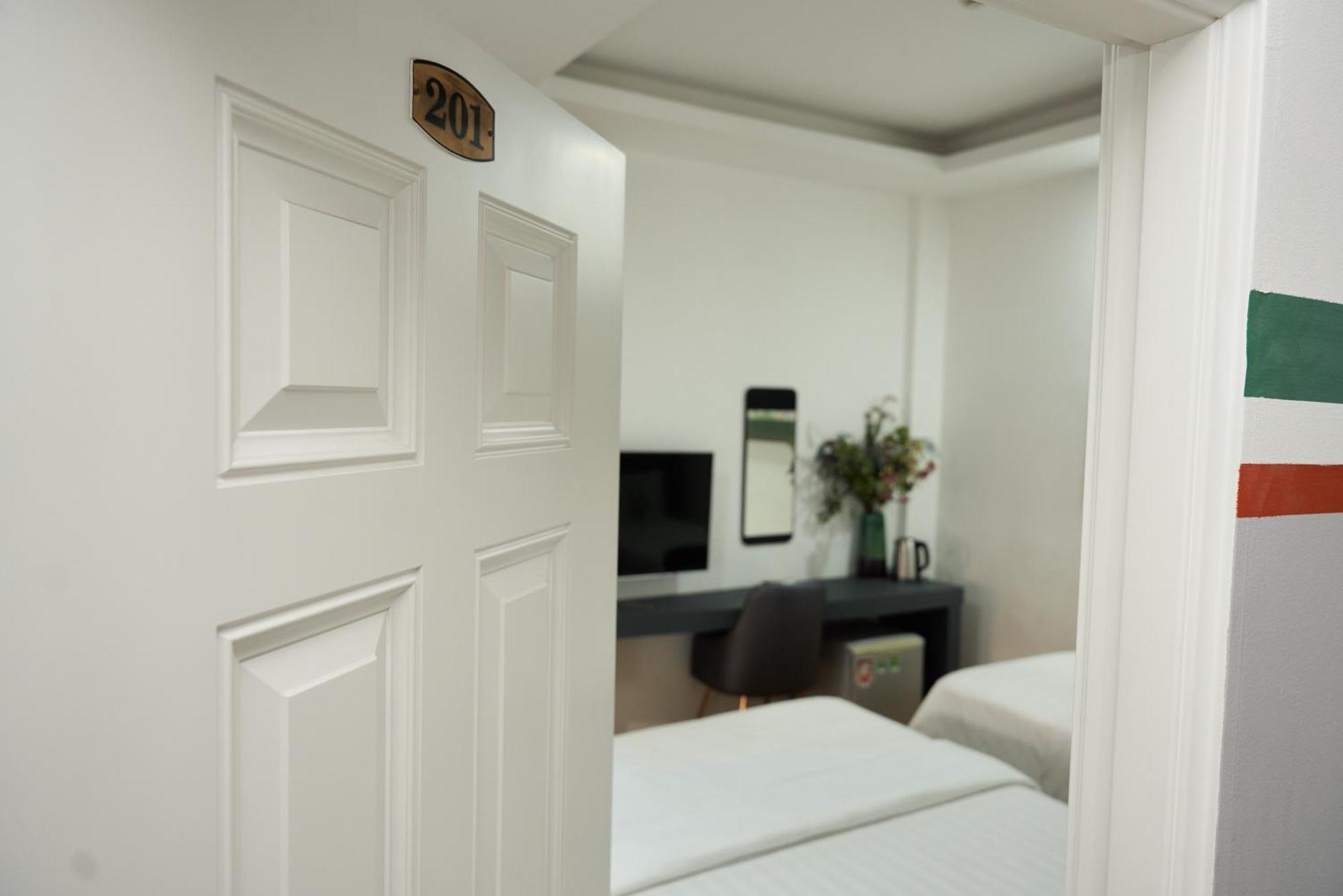 Trang An Hotel - 5 Minutes Landmark 81 Ho Chi Minh City Exterior photo