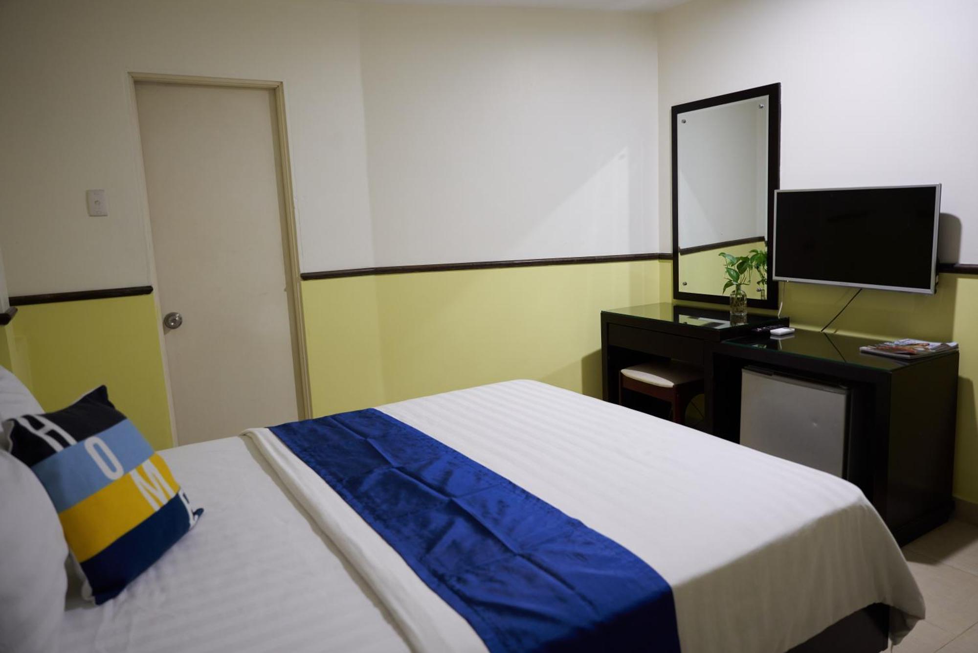 Trang An Hotel - 5 Minutes Landmark 81 Ho Chi Minh City Exterior photo